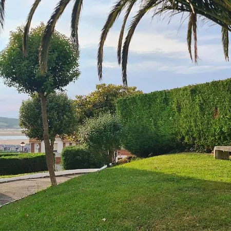 Con Terraza En Playa De Usil