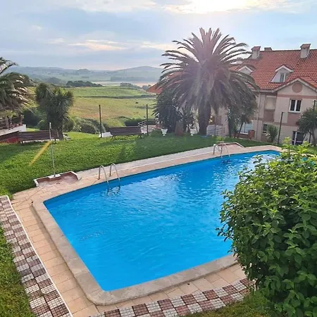 Con Terraza En Playa De Usil Апартаменты *