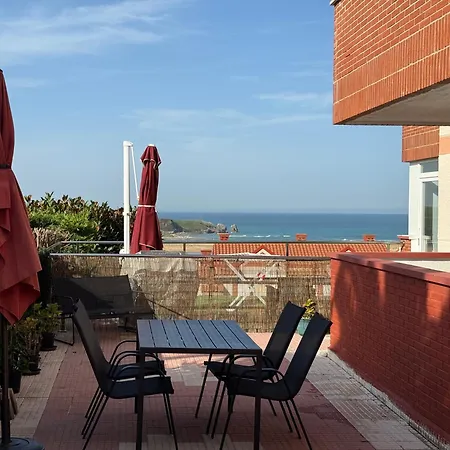 Con Terraza En Playa De Usil Apartman