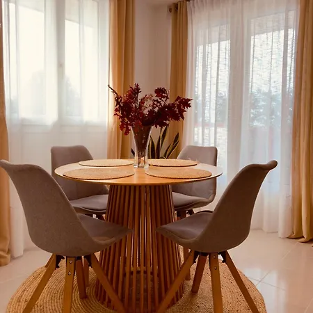 Apartman Con Terraza En Playa De Usil *