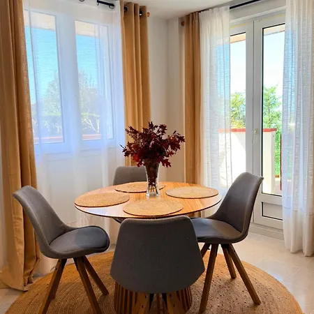 Con Terraza En Playa De Usil Apartment Mogro