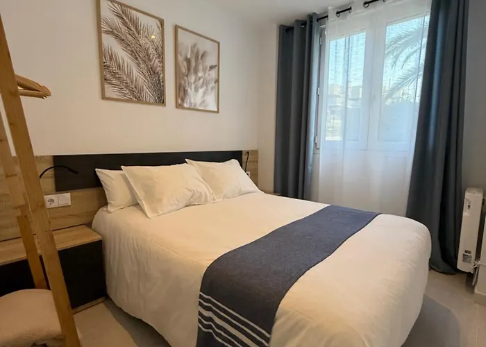 Con Terraza En Playa De Usil *