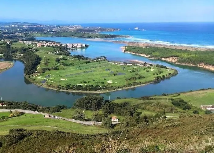 Con Terraza En Playa De Usil 아파트