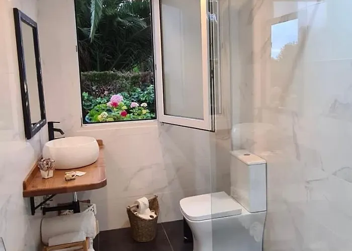 Con Terraza En Playa De Usil 아파트 모그로