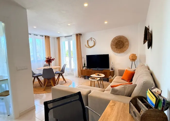 Con Terraza En Playa De Usil *